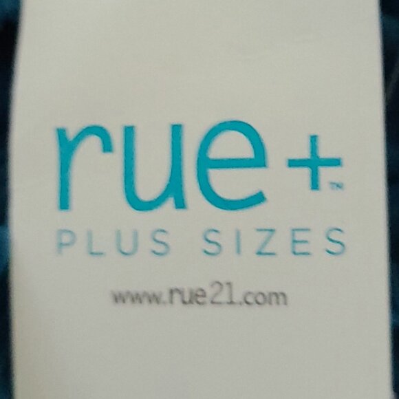 RUE + WOMEN'S SWEETHEART NECKLINE WITH TRUMPET SLEEVES SIZE 4X - Picture 2 of 7